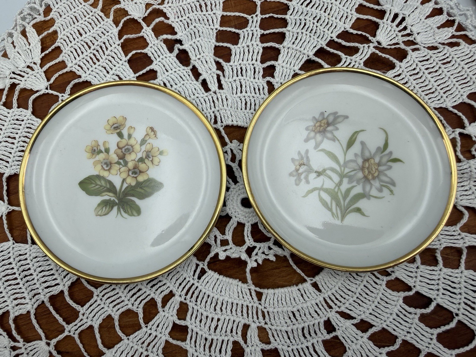 Vintage Schumann Arzberg Bavaria Germany Floral Plates Gold Trim Set of 2 3.75”