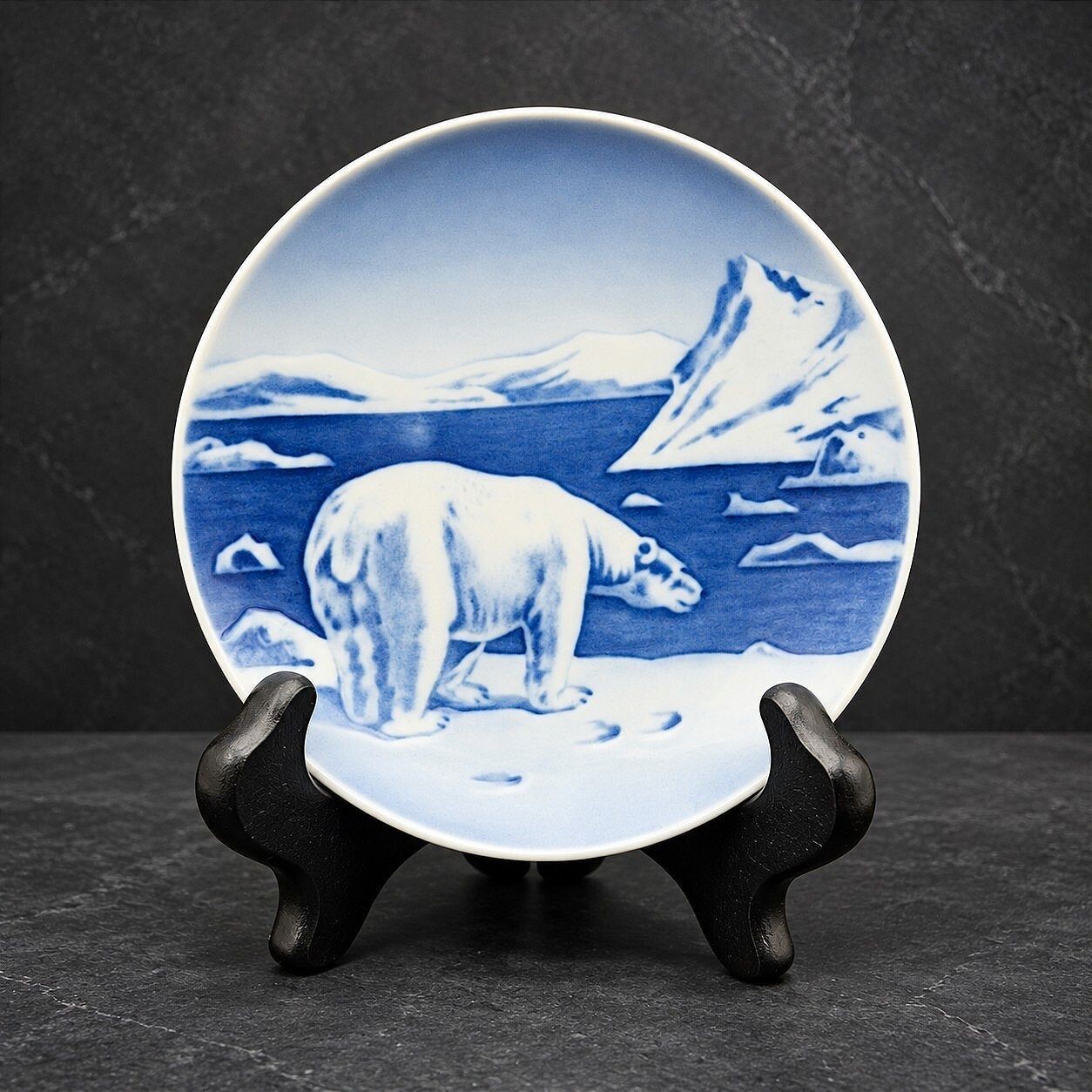 Vintage Royal Copenhagen 4366 Polar Bear Greenland Blue Porcelain Dish 4.5