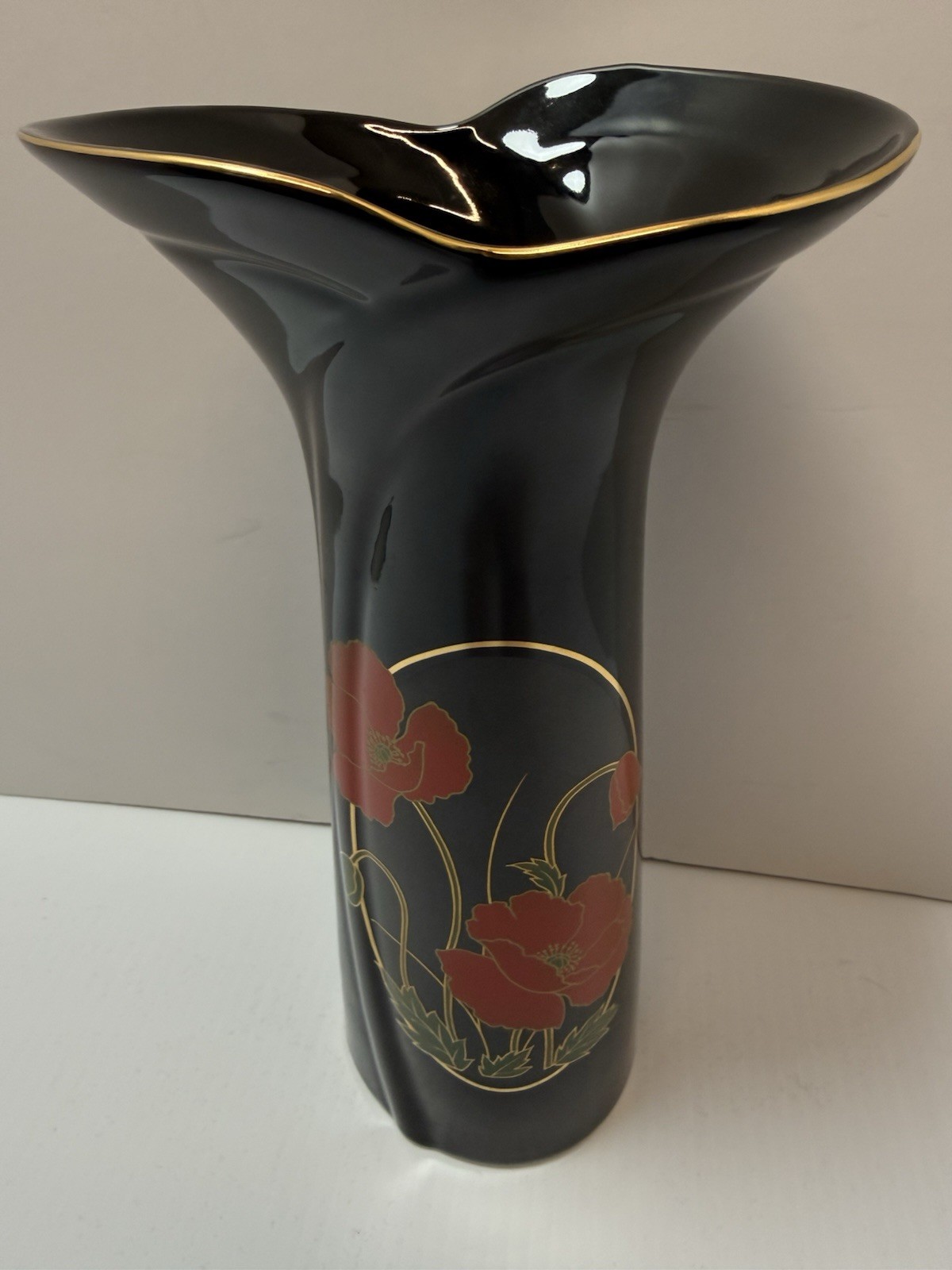 Vintage Black Porcelain Red Poppy Vase 10.75 In Vintage Black Porcelain Red Poppy Vase 10.75 In
