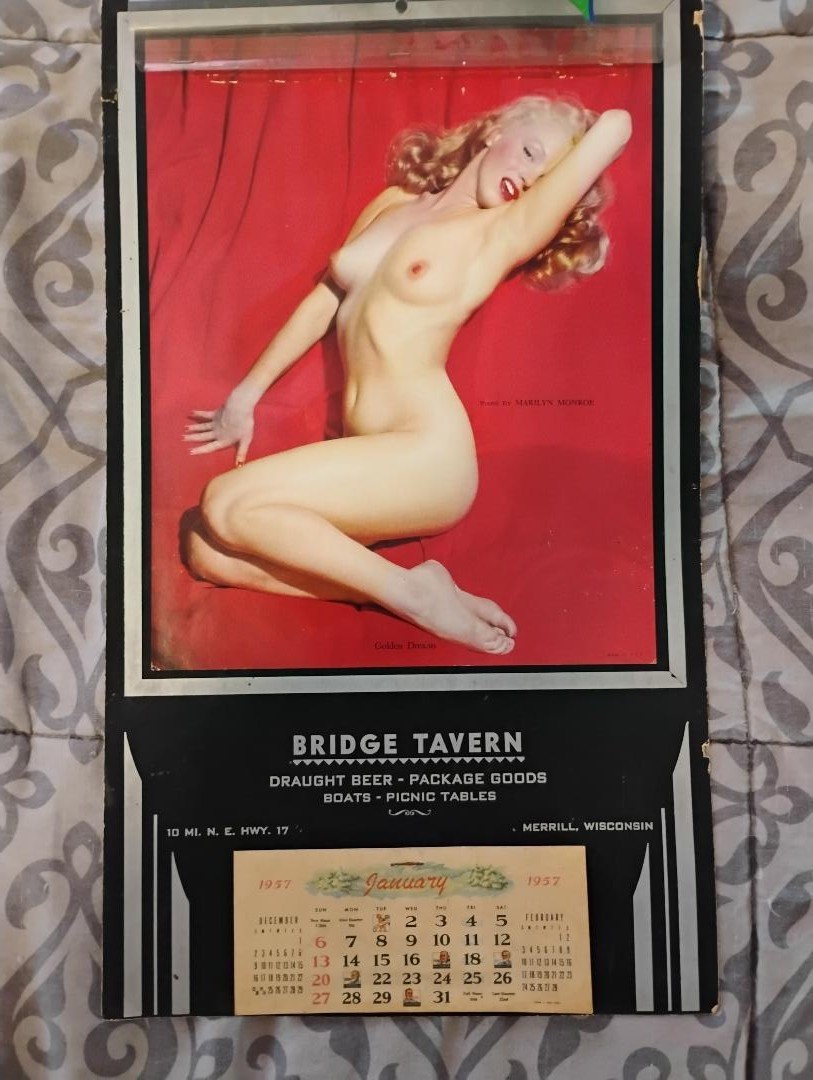 Vintage 1957 Maryilyn Monore golden dreams w/overlay negligee pull away calender