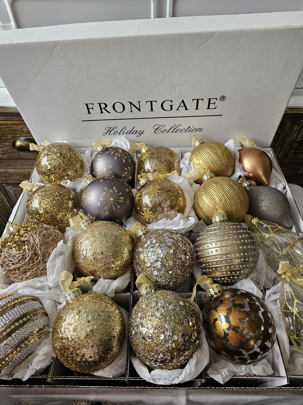 20 Piece Luxury Frontgate Holiday Collection Glass Ornaments ~ Excellent Cond. 20 Piece Luxury Frontgate Holiday Collection Glass Ornaments ~ Excellent Cond.
