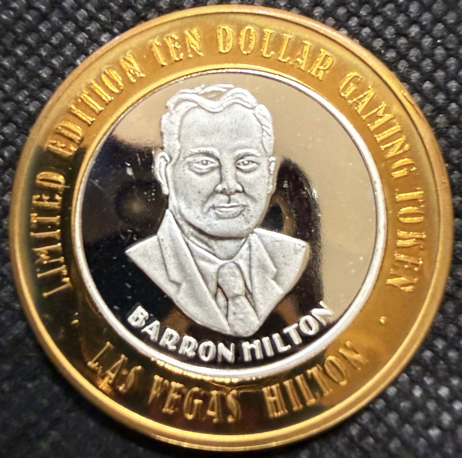 HILTON LAS VEGAS HOTEL & CASINO RARE Limited Edition 999% .6 Oz Pure Silver Str HILTON LAS VEGAS HOTEL & CASINO RARE Limited Edition 999% .6 Oz Pure Silver Str