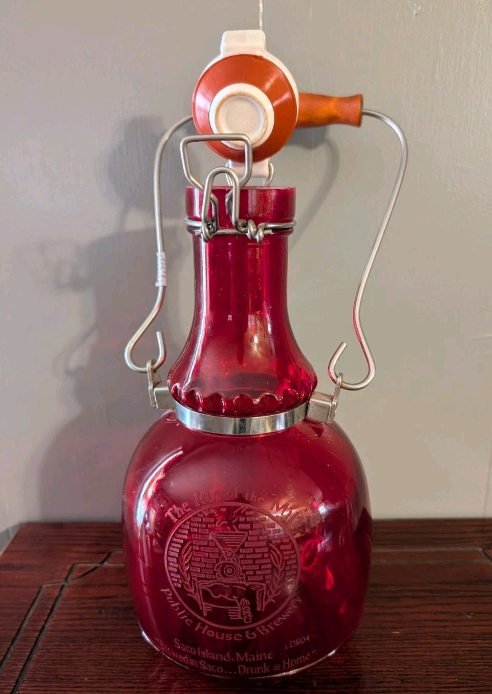 Vintage Benjamin Arthur 2L Ruby Red Glass Beer Growler Run Of The Mill Maine