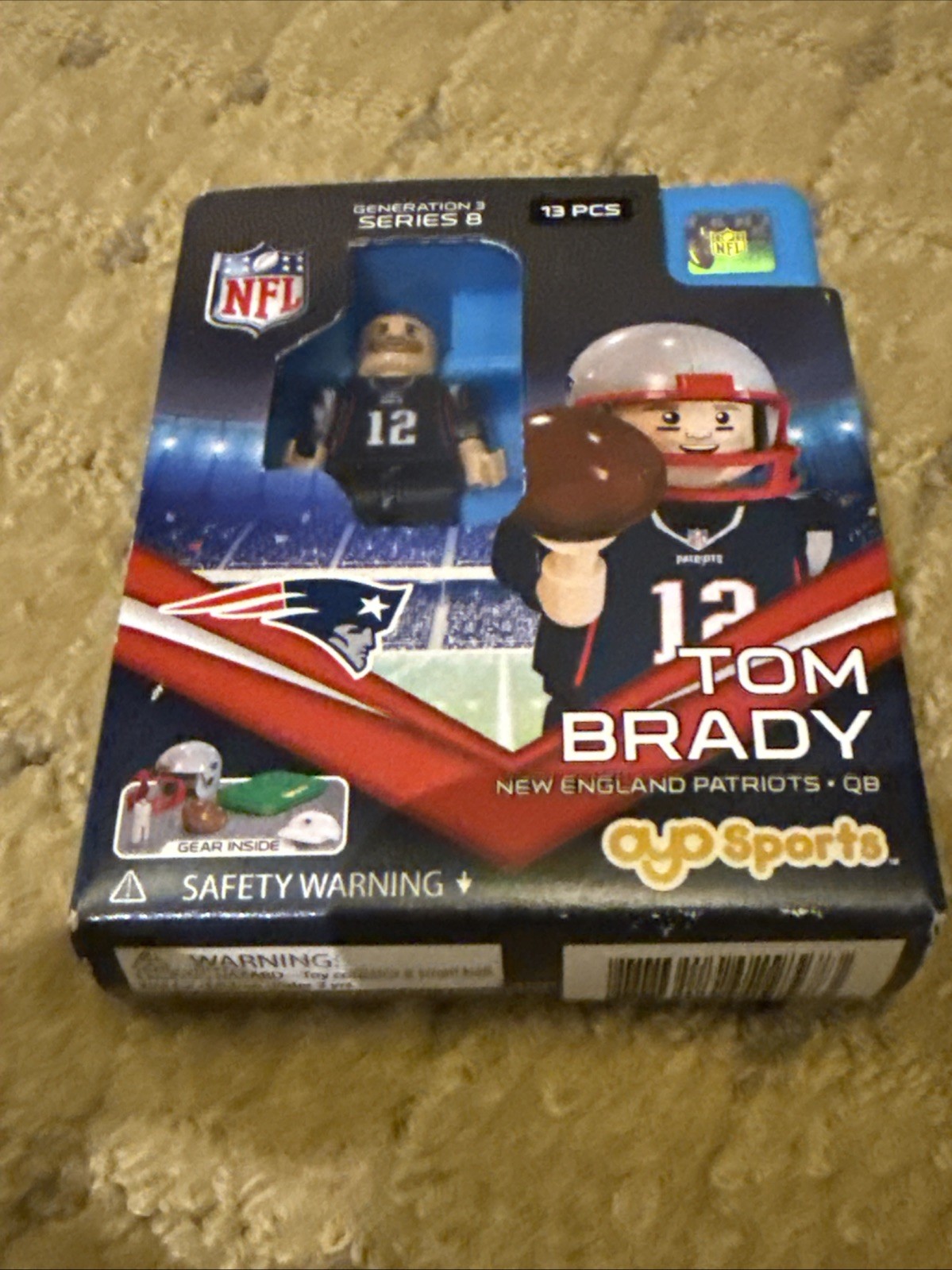 OYO Sports Tom Brady Patriots #12 Minifigure w/ Helmet Football Stand Gen 3