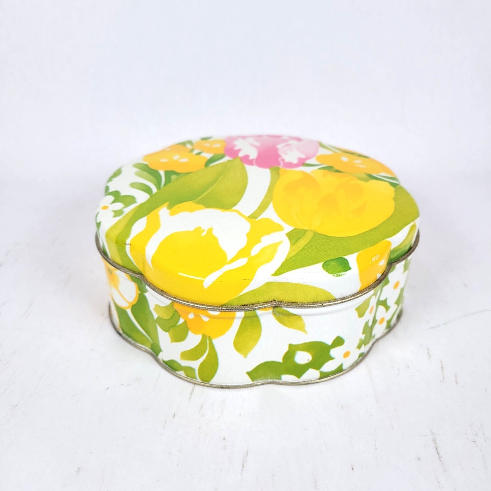 Vtg Avon Burst of Spring Tin Beauty Dusting Powder & Puff Yellow Pink Tulip READ