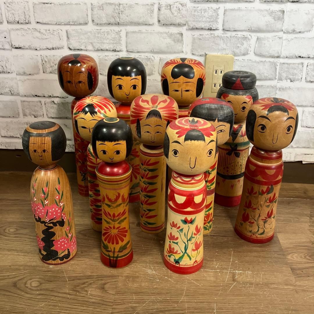 D3 Traditional Kokeshi 11 Piece Set Vintage Showa Era Collectible Figurines