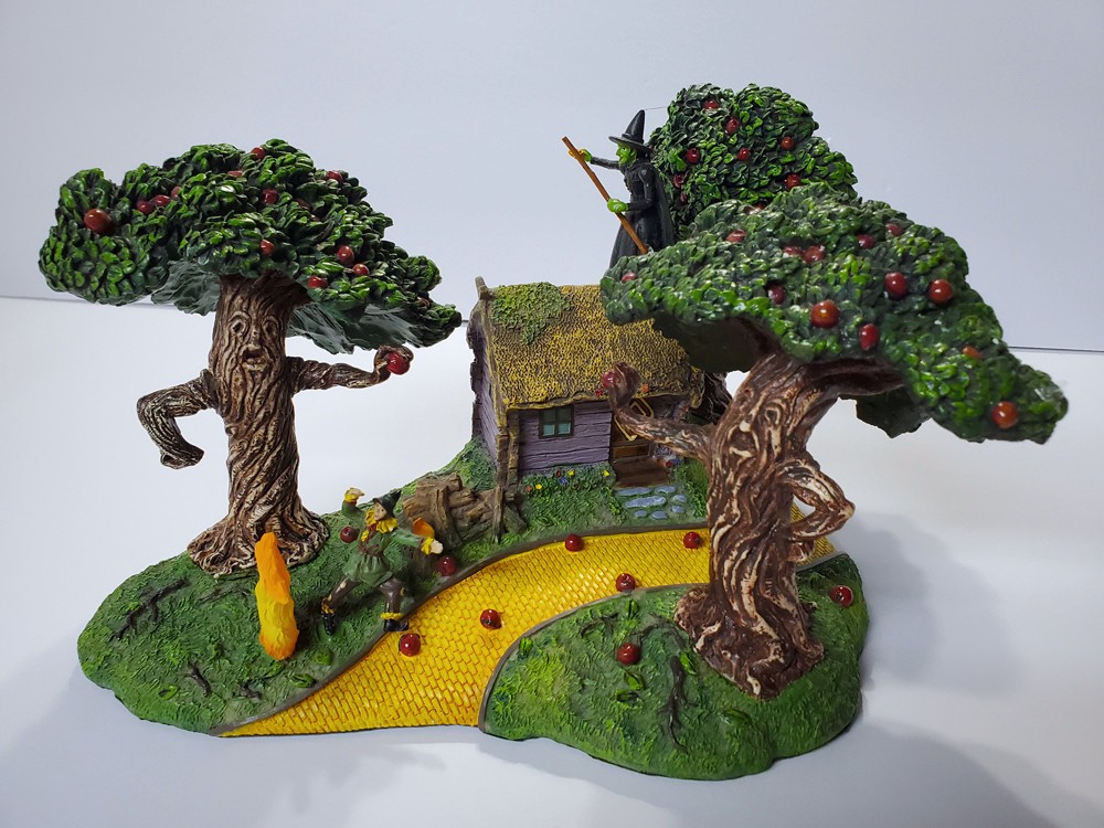 RARE HAWTHORNE VILLAGE The Wizard Of Oz Tin Man's House Wicked Witch ~ Lights Up RARE HAWTHORNE VILLAGE The Wizard Of Oz Tin Man's House Wicked Witch ~ Lights Up