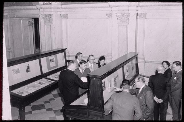 Washington D.C. Jefferson Building Luther Evans Exhibit Viewing 1940s
