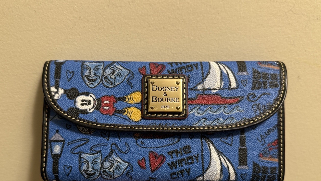 Disney Dooney & Bourke Chicago 21 Windy City Clutch Bag Wallet BRAND NEW