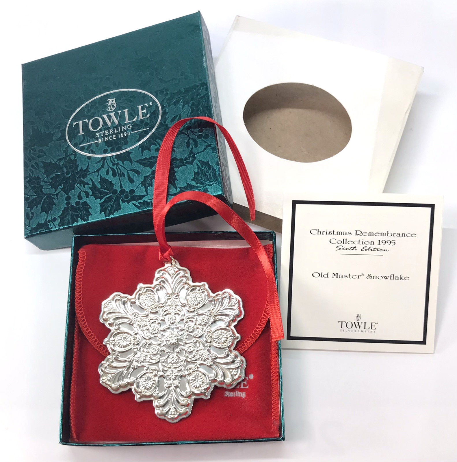 TOWLE 1995 STERLING OLD MASTER SNOWFLAKE ORNAMENT 6th ED BOX POUCH COA COMPLETE TOWLE 1995 STERLING OLD MASTER SNOWFLAKE ORNAMENT 6th ED BOX POUCH COA COMPLETE