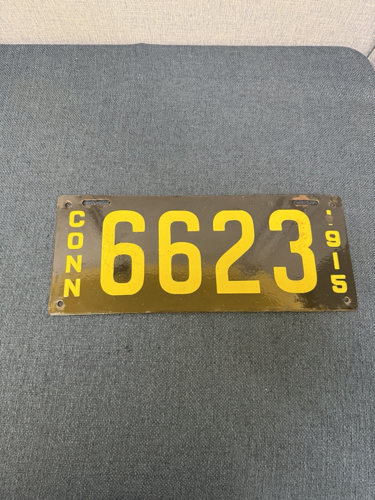 Vintage 1915 Connecticut Porcelain License Plate #6623