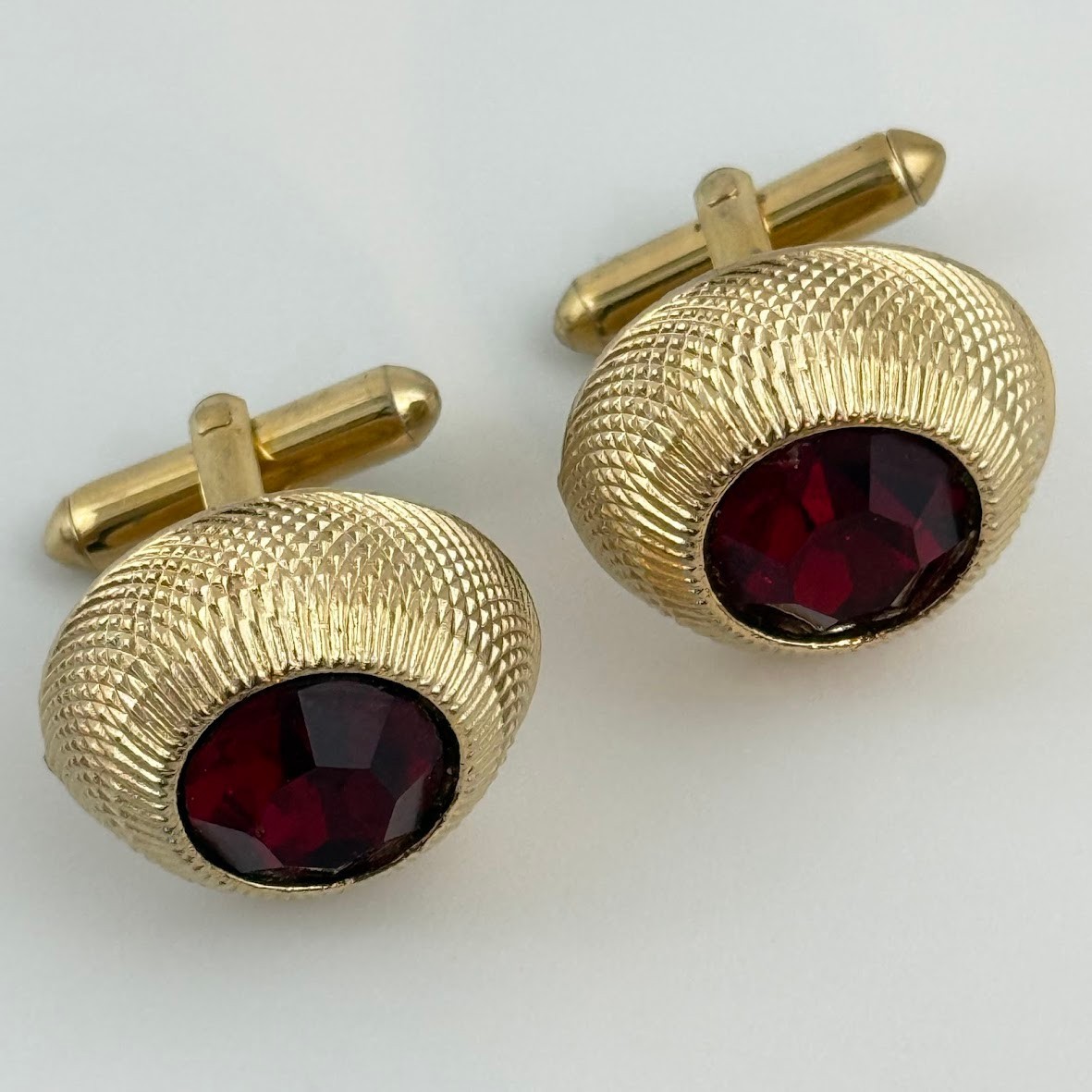 Vtg Gold Tone Oval Cufflinks Deep Red Stone Textured Dome Classic