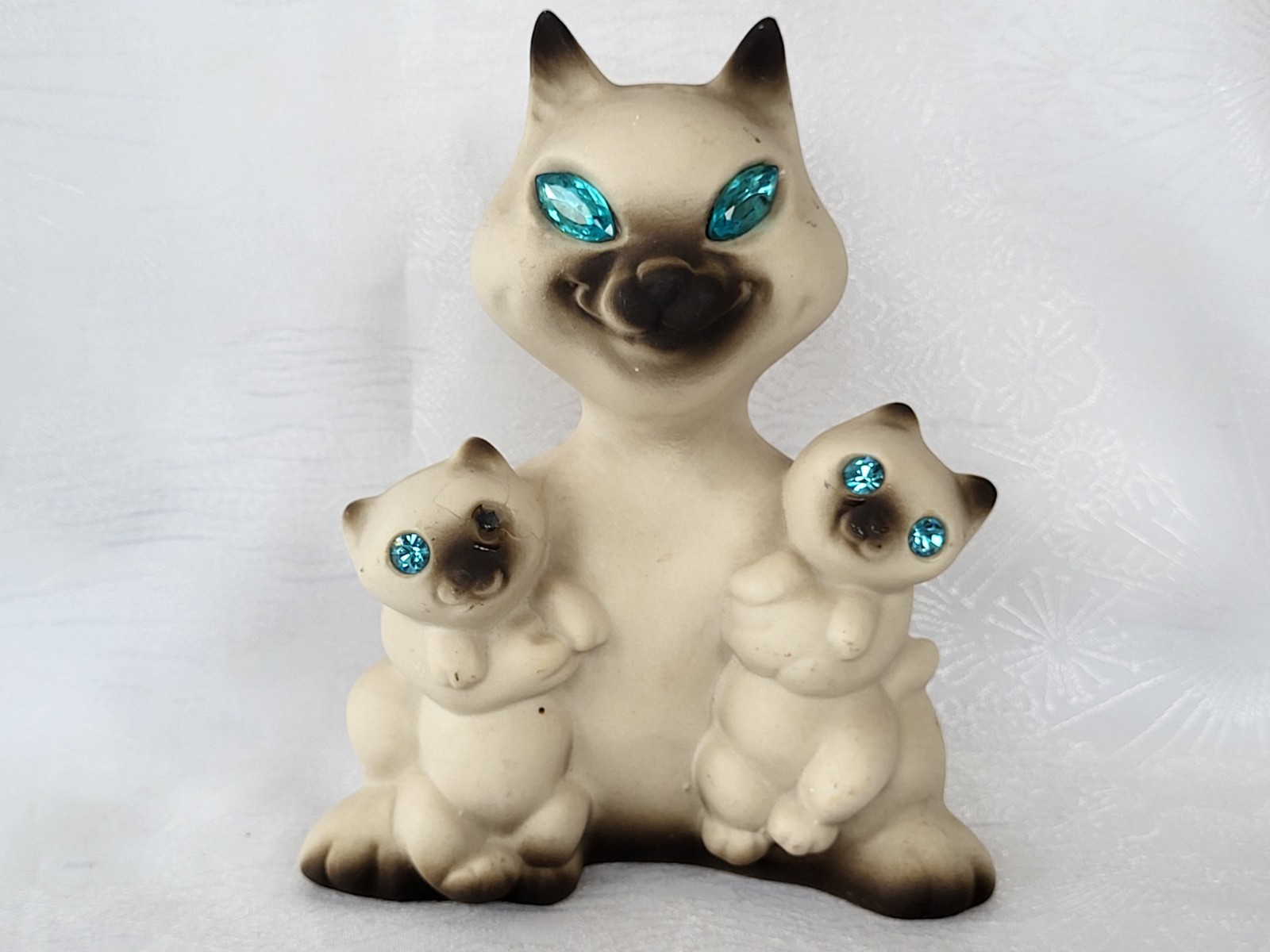Vintage Roselane California USA Siamese Cat Holding Kittens Blue Rhinestone Eyes