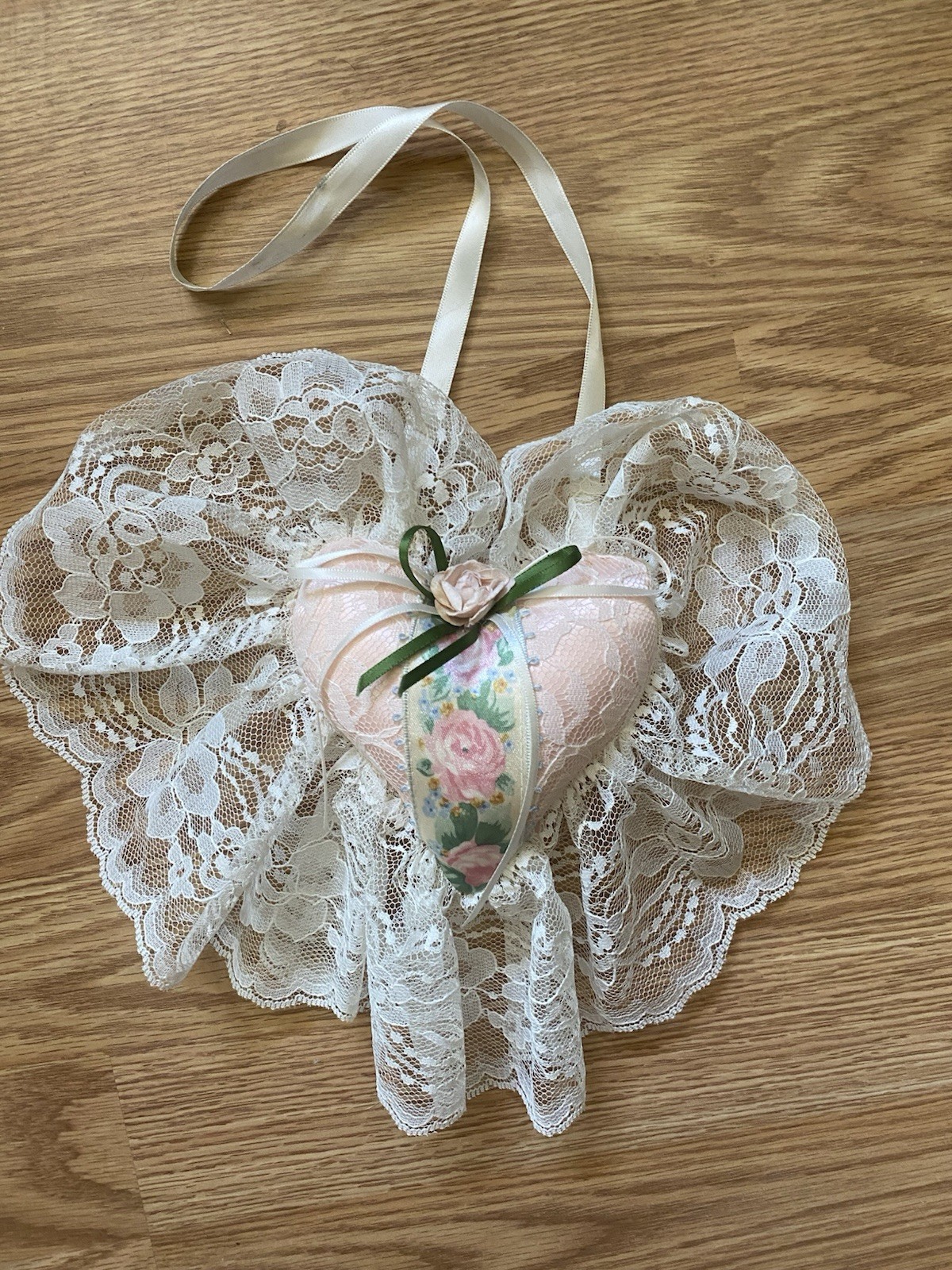 Victorias Secret 80s Heart Chantilly Lace Bow Floral Sachet Valentine Vintage Victorias Secret 80s Heart Chantilly Lace Bow Floral Sachet Valentine Vintage