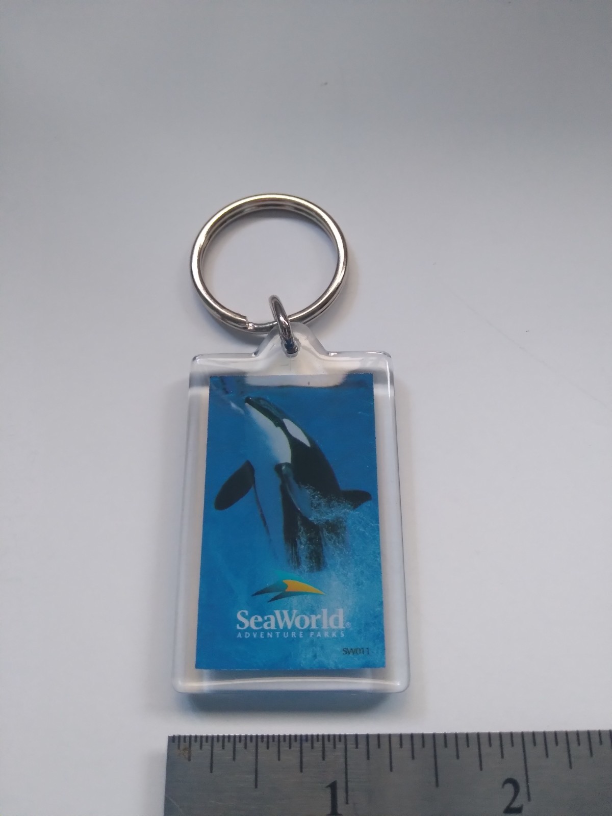 Vintage SeaWorld Adventure Parks Orca Killer Whale Souvenir Keychain Shamu