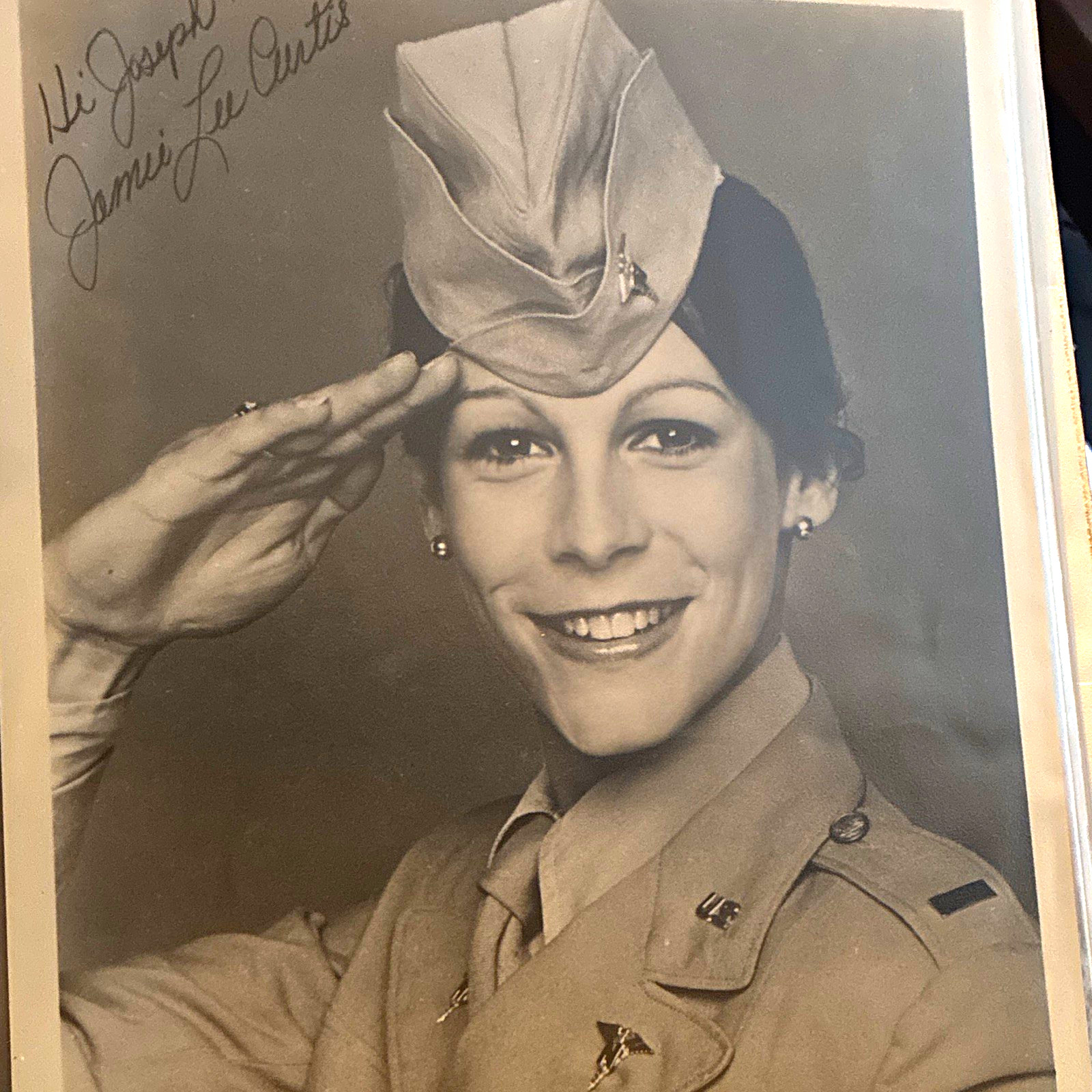 Jamie Lee Curtis Signed Photo - Autograph Not Authenticated