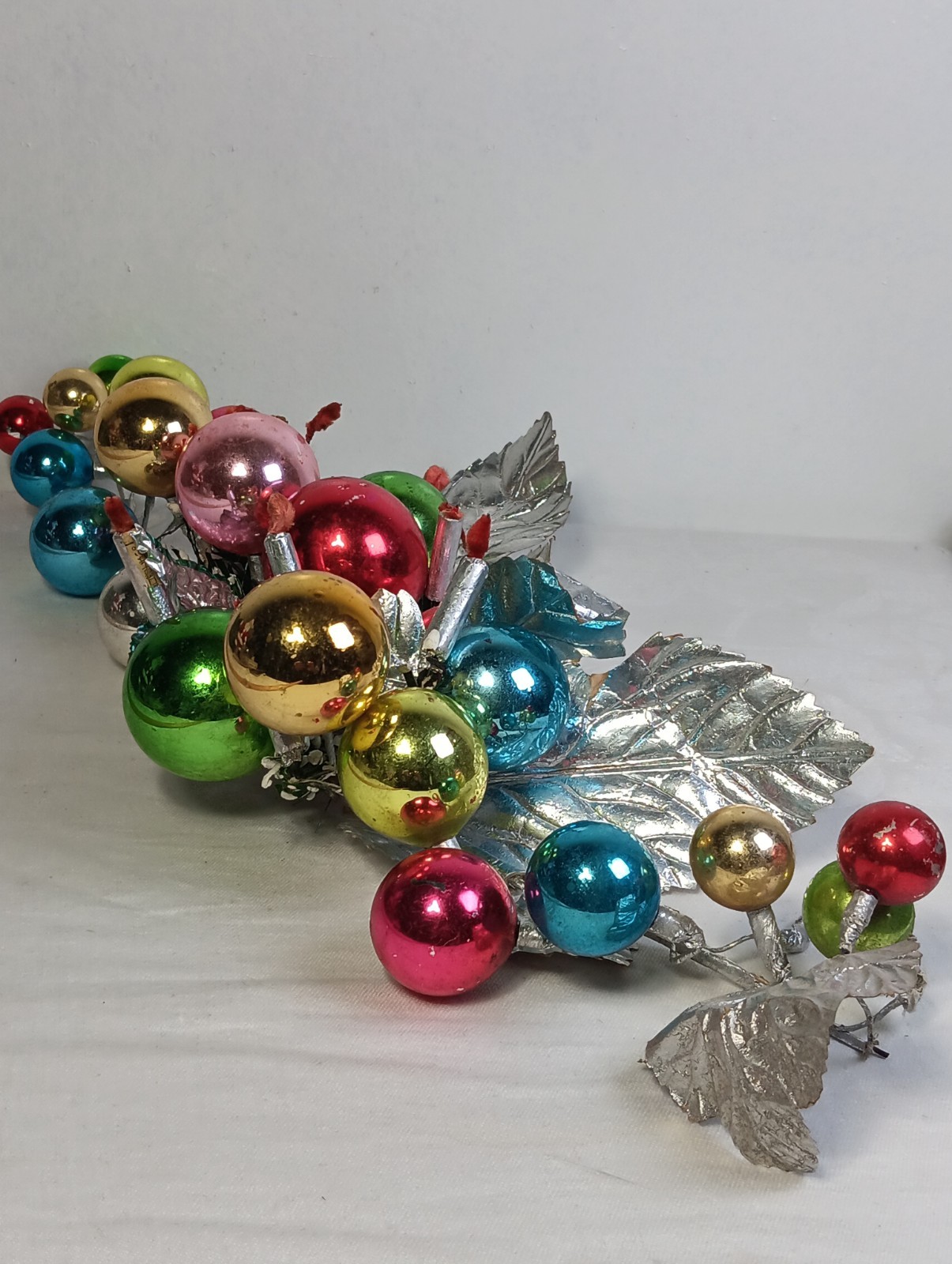 Beautiful Vtg. Christmas Mercury Glass Foil Leaf Table Or Mantle 19