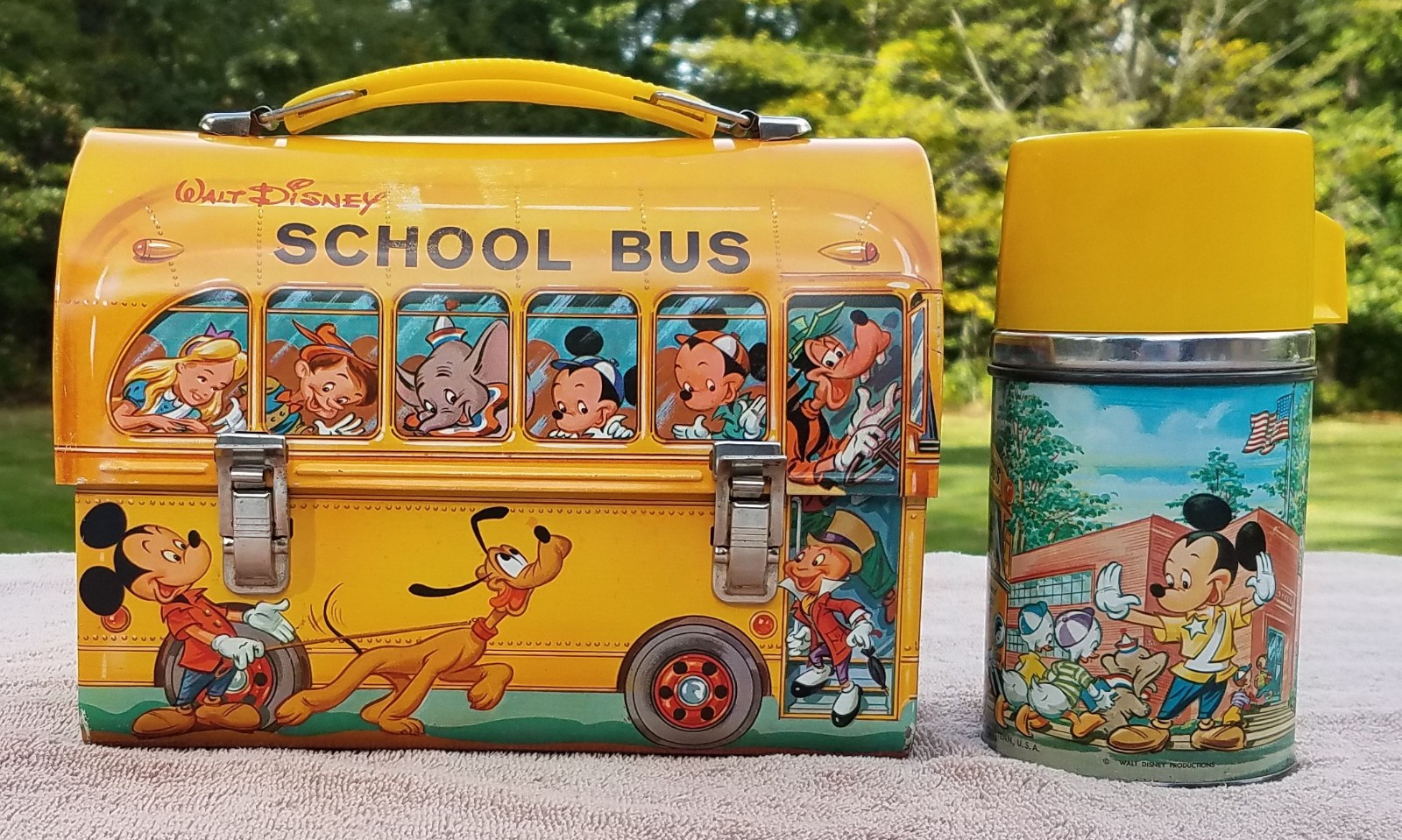 Vintage 1960's Walt Disney School Bus Dome Lunchbox with Thermos Excellent