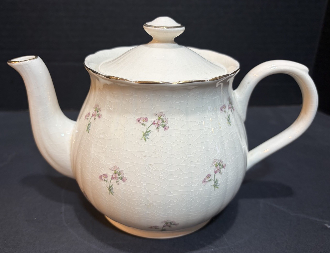 Vintage Arthur Wood England Floral Farmhouse Teapot #6099 Excellent Condition Vintage Arthur Wood England Floral Farmhouse Teapot #6099 Excellent Condition