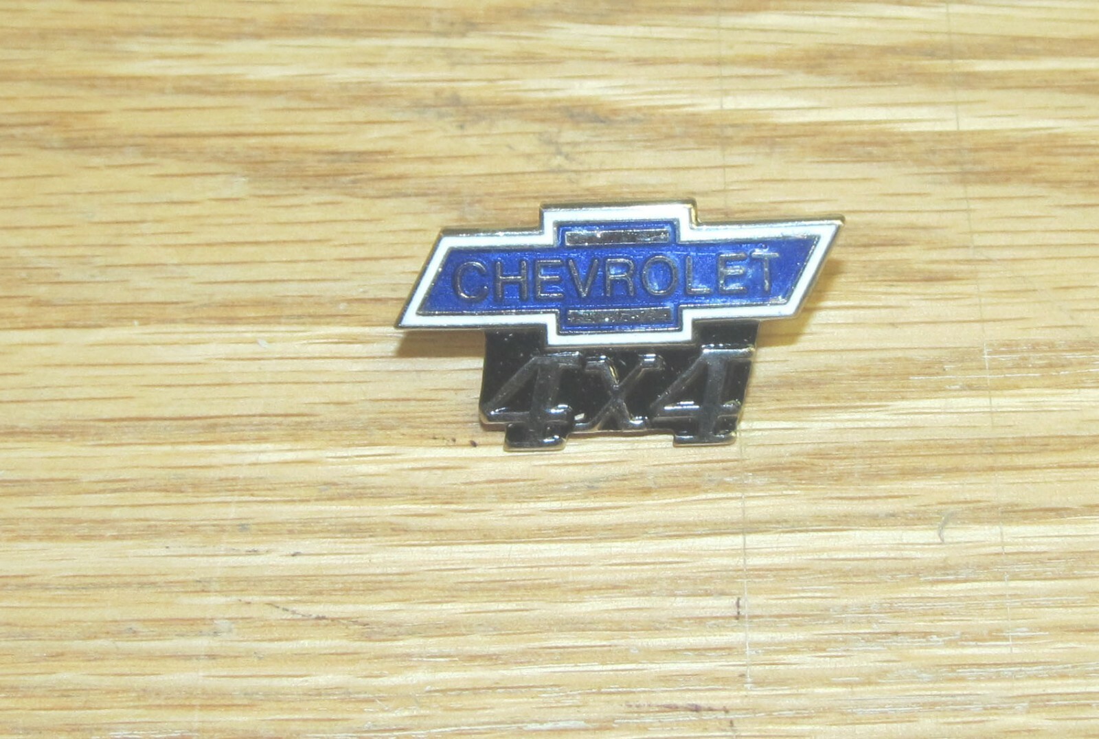 CHEVROLET 4X4 HAT PIN    CHEVY NEW