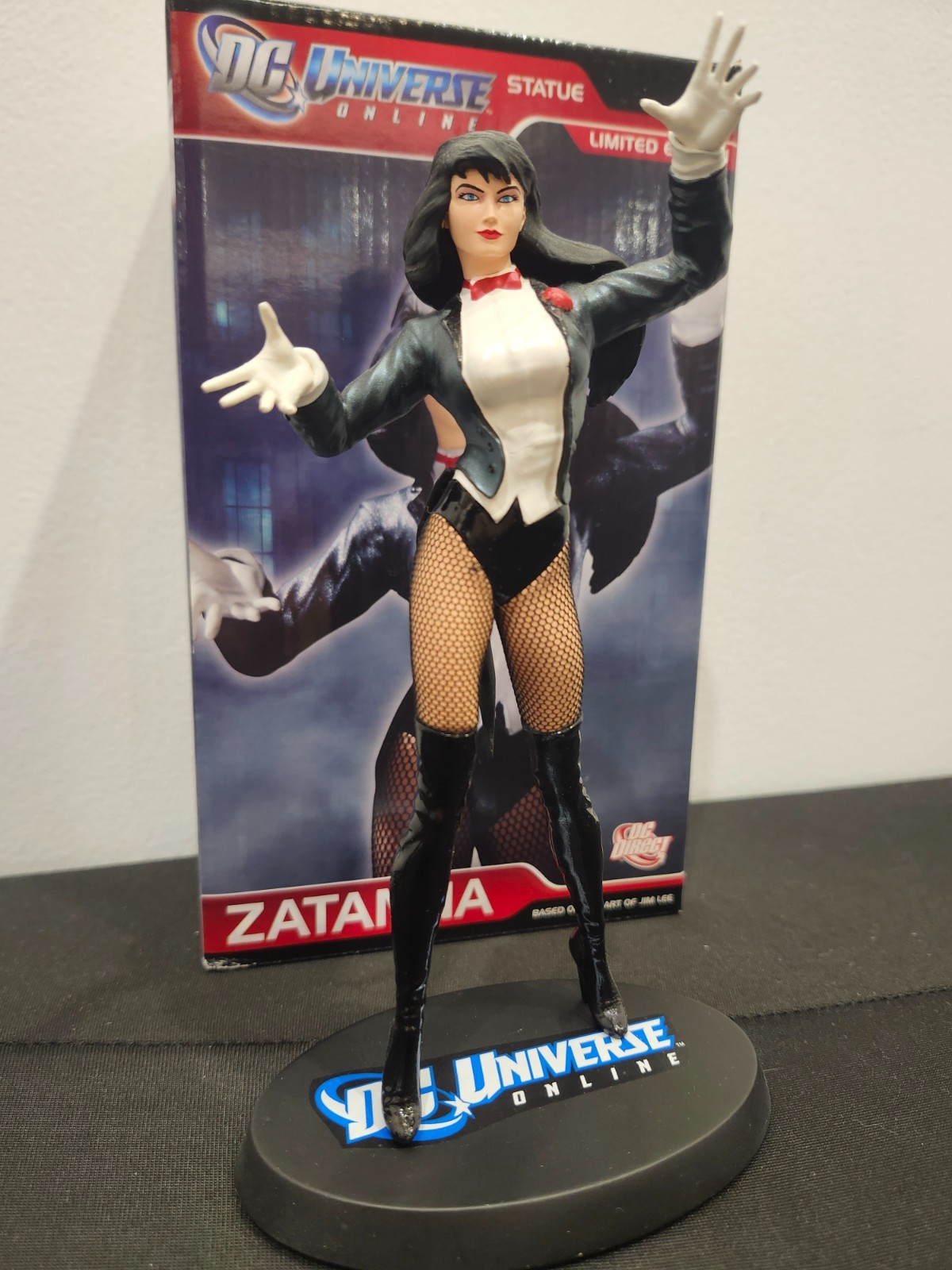 Zatanna DC Universe Limited Edition 7 Inch Statue Run Number 1243 Of 4000