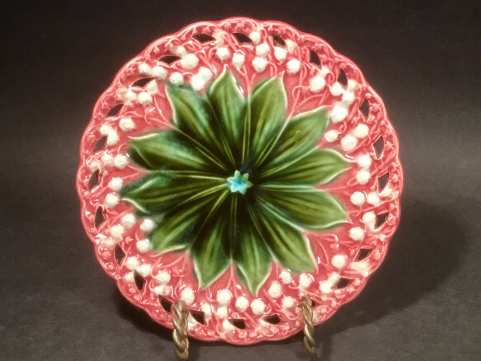 Antique Majolica Lily of the Valley Plate c.1800\'s   6.75\