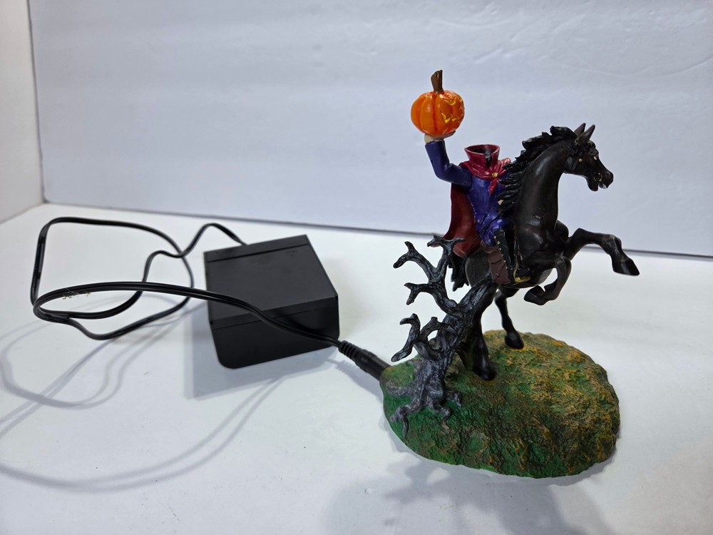Vintage DEPT. 56 Village HEADLESS HORSEMAN 4020240 Halloween Lights Up ~ No Box