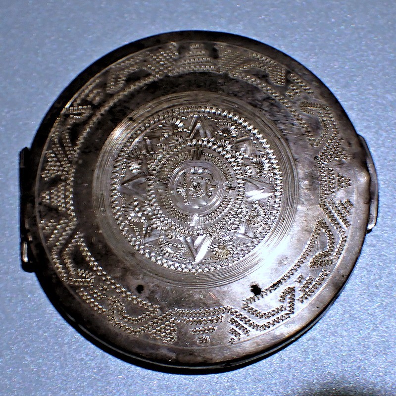 Vtg Sterling Silver Makeup Compact Ornate Case Mirror Powder Puff Mexican Aztec