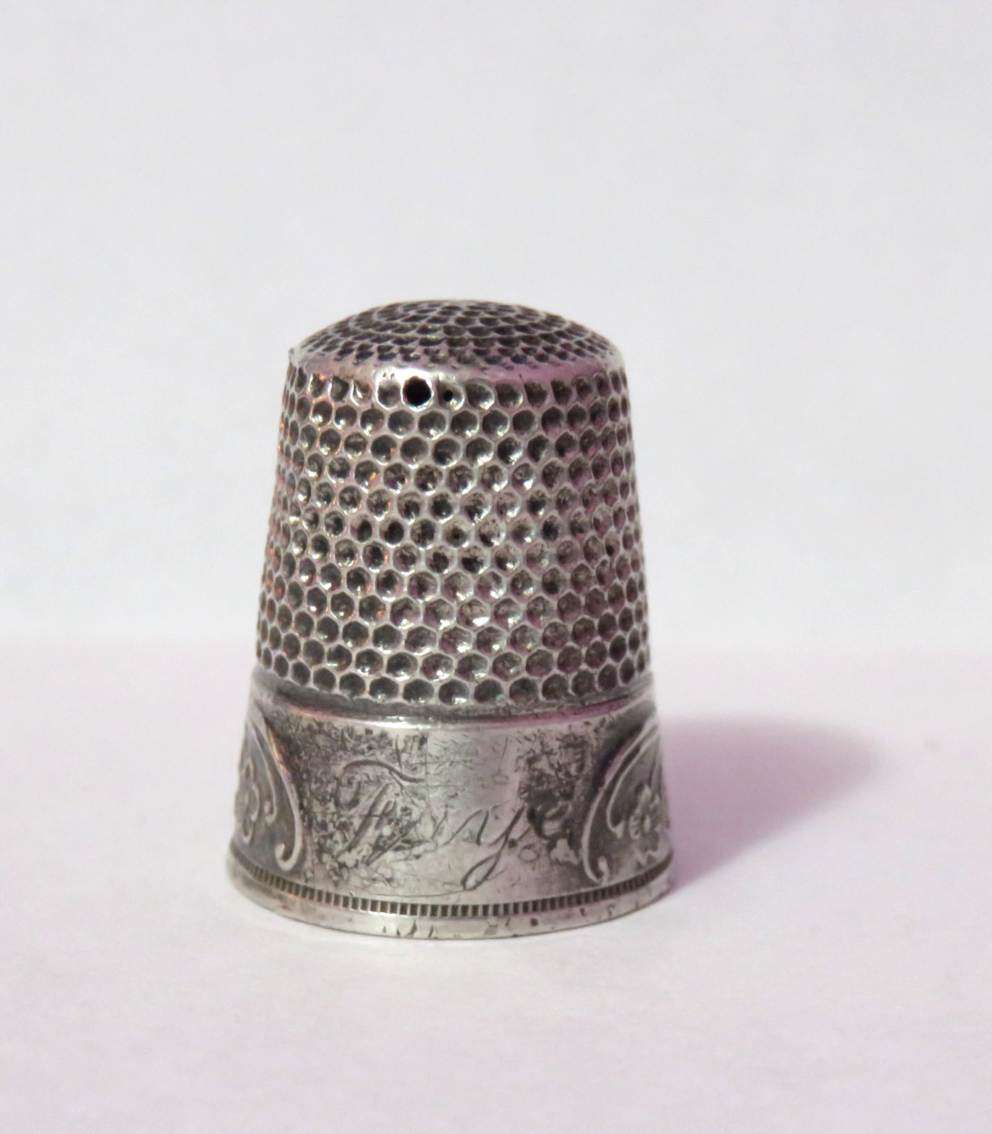 ANTIQUE STERLING SILVER WAITE THRESHER SIZE 7 THIMBLE FLORAL BAND 