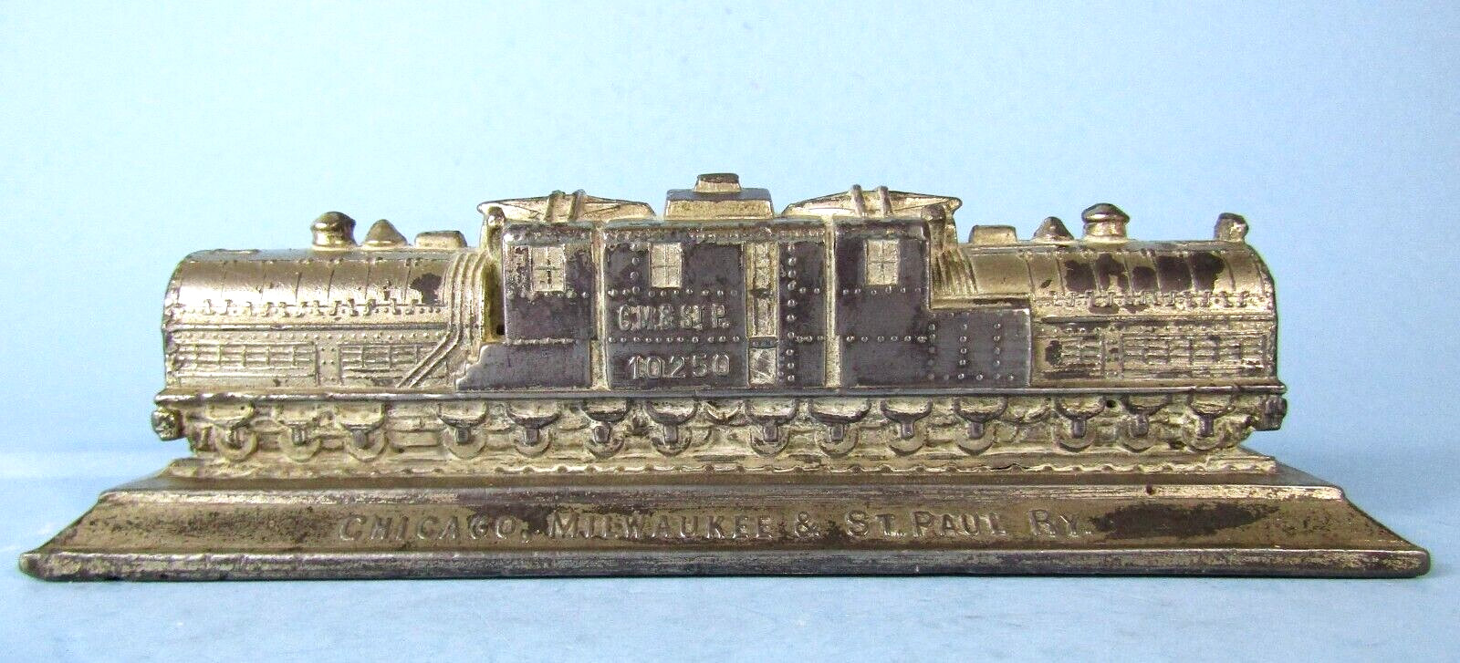 MILWAUKEE CHICAGO ST. PAUL RAILWAY LOCOMOTIVE 1930s REHBERGER METAL PAPERWEIGHT