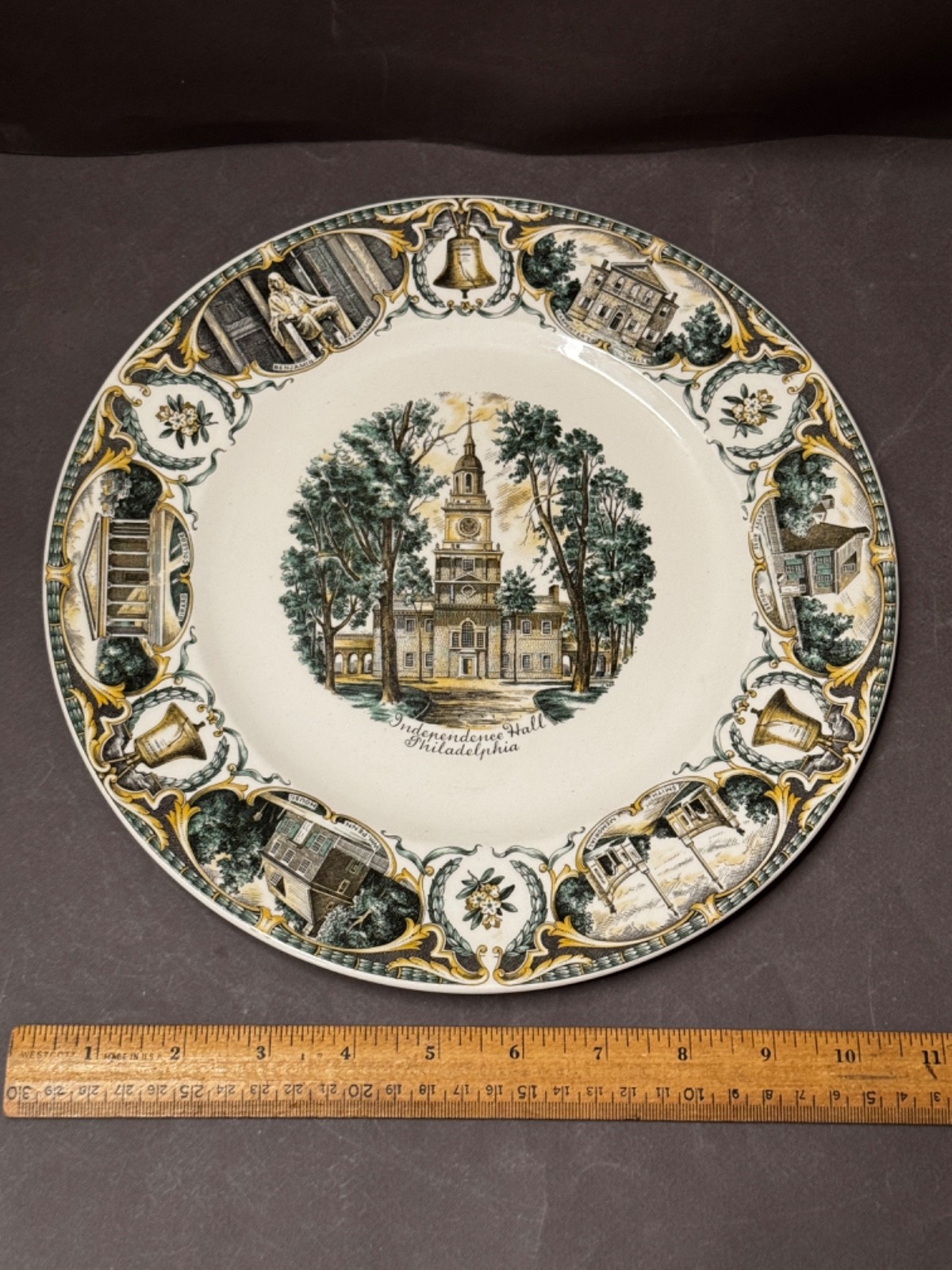 IMPERIAL SALEM PHILADELPHIA INDEPENDENCE HALL COLLECTOR PLATE VTG