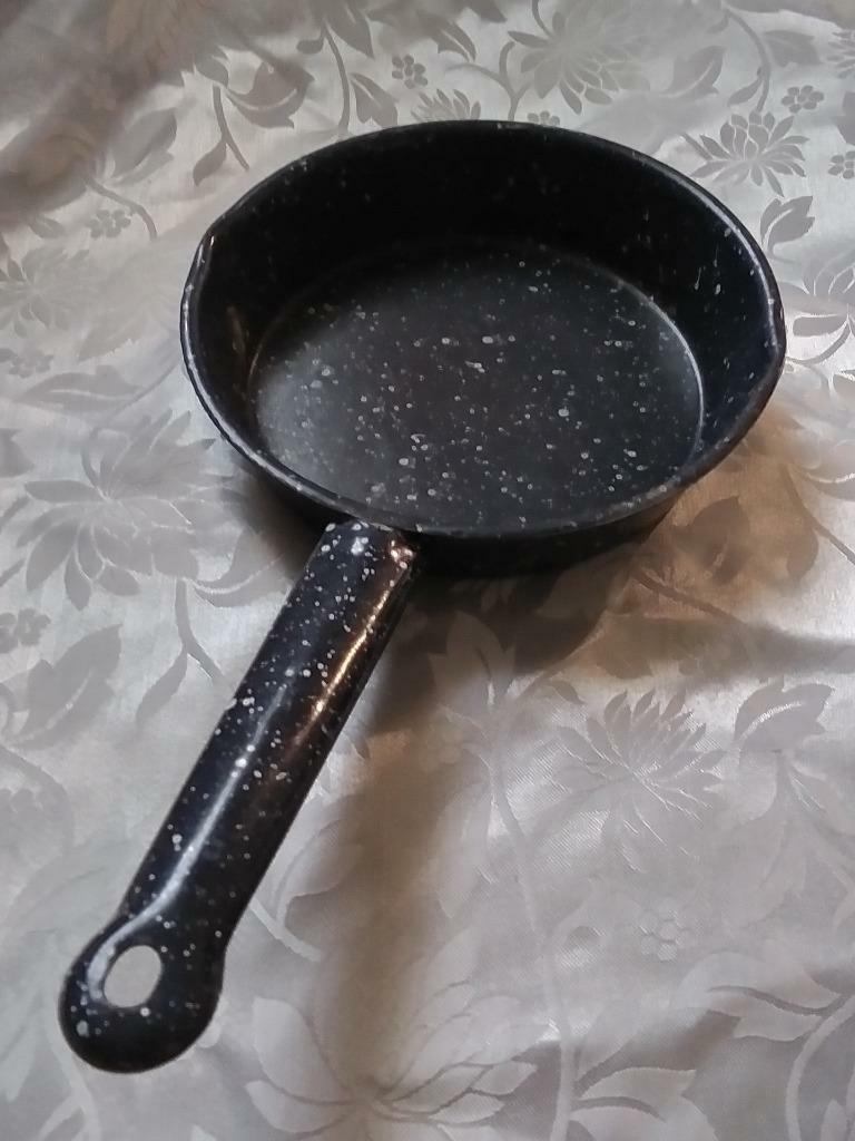 VTG DARK BLUE/WHITE SPECKLED GRANITEWARE  7 1/4\