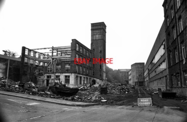 PHOTO  1983 GOLCAR KIRKLEES THE DEMOLITION OF SUNNYBANK MILLS LONGWOOD THE AREA