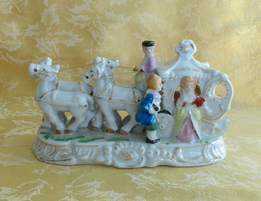 Vintage A-HI-ART Japan Hand-Painted Victorian Princess Wagon/Carriage 7.5\