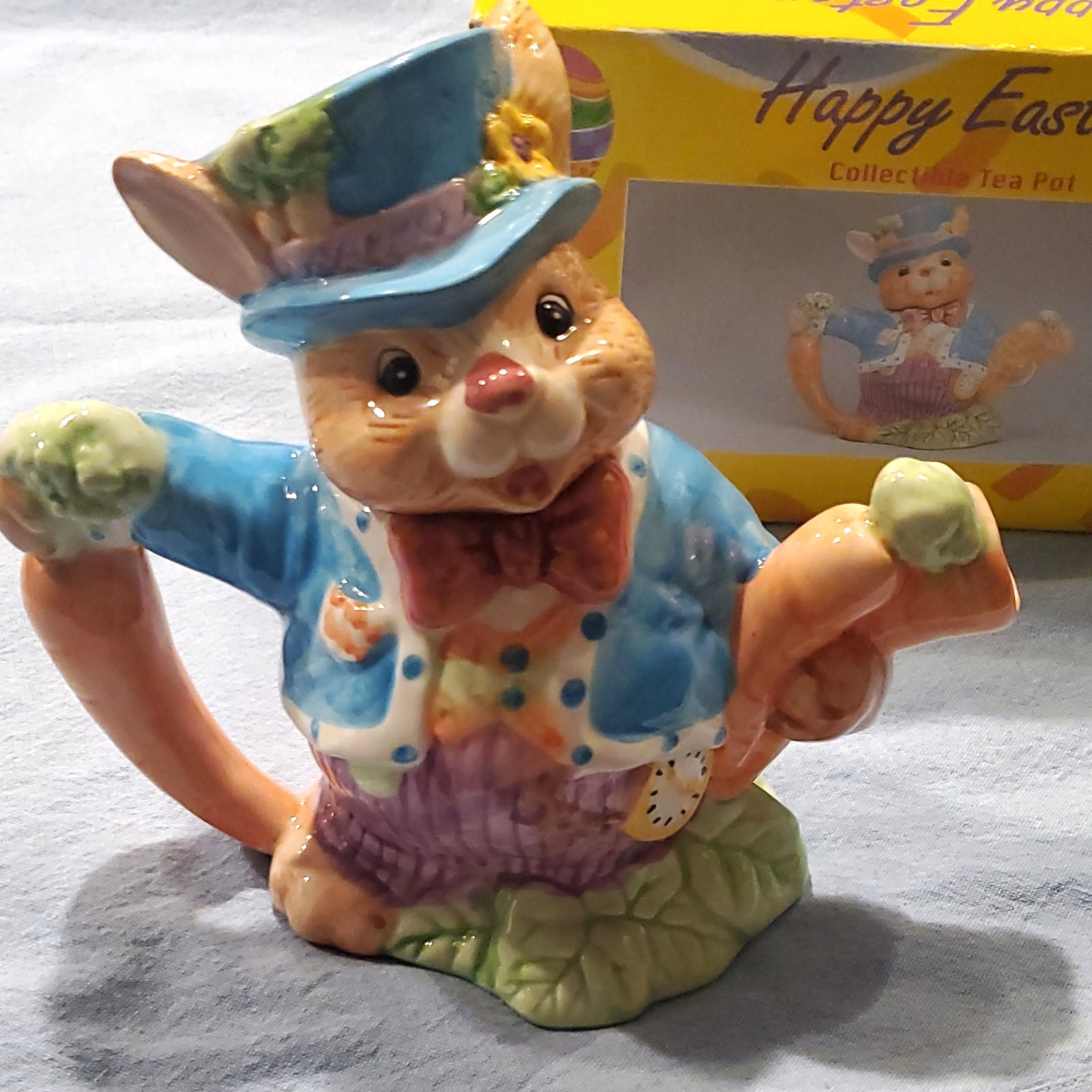Easter Rabbit Bunny Ceramic Glazed Novelty Teapot 8 oz w/ Lid Boxed