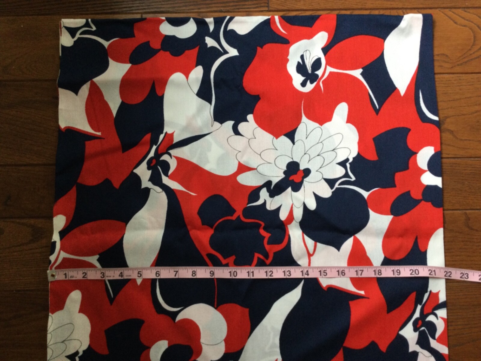 Vintage 70s Cotton Crepe Fabric Hippie Mod Flowers Red White Blue 44X96 EXC