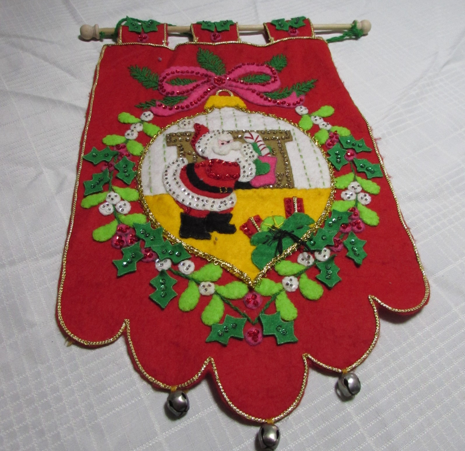 VTG Bucilla Felt Sequin Santa Claus Christmas Banner Santa Chimney Jingle Bells