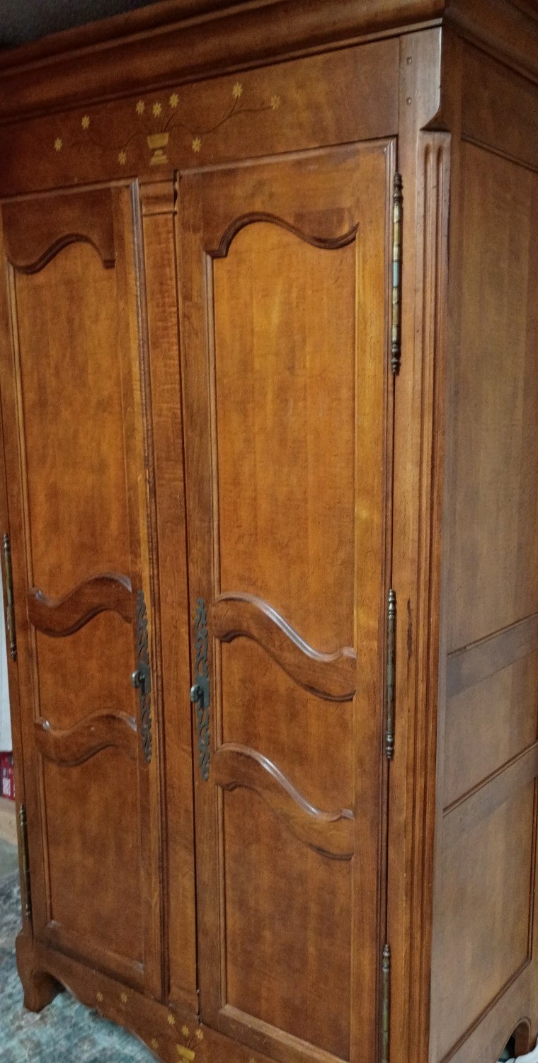 National Mt. Airy 2-Door Hinged Solid Wood Heirloom Wardrobe Armoire 83Hx42Wx21D