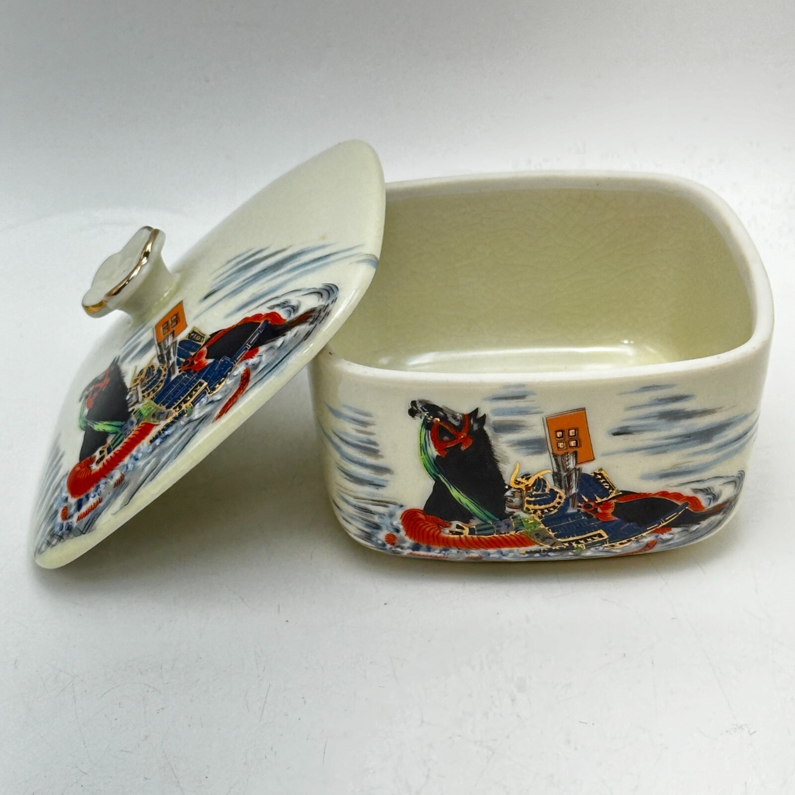 MEIFENG Chinese Porcelain Covered Dish 4in Off White Hand Painted Vintage