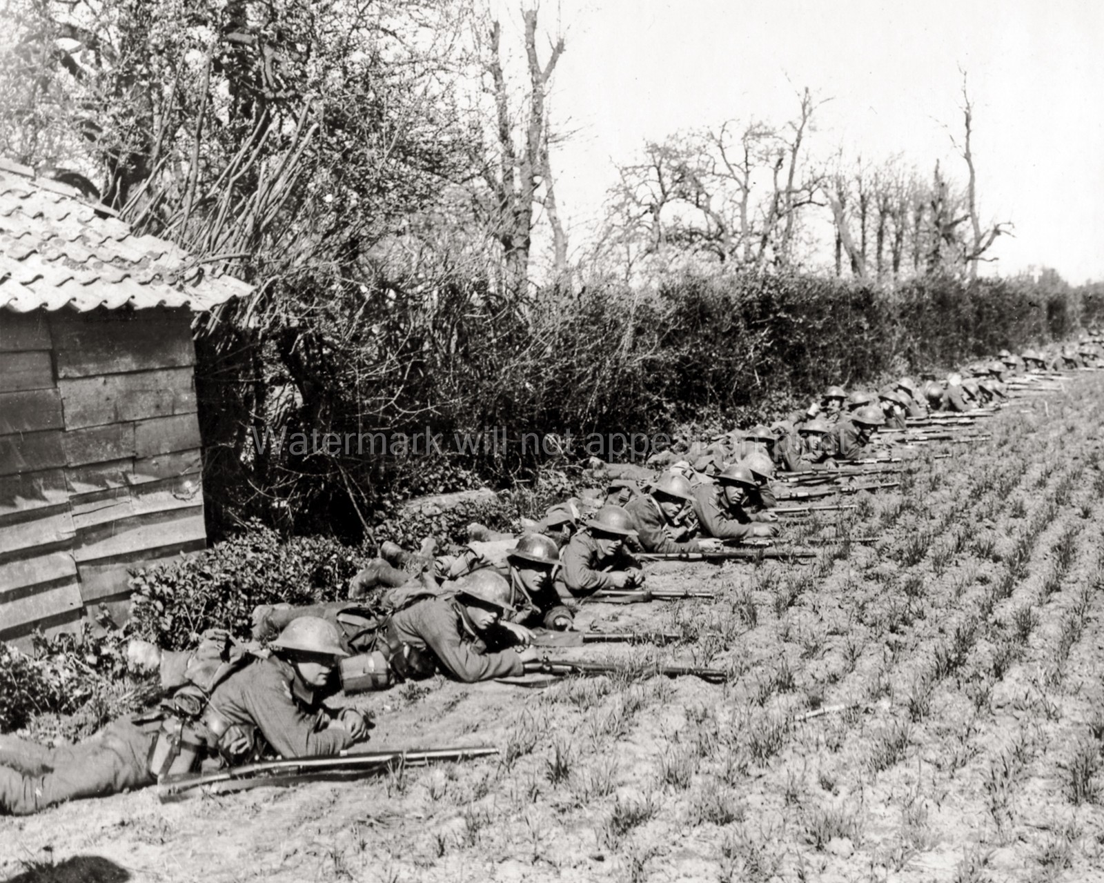 Royal Warwickshire Regiment Soldiers Waiting Enemy WW1 Vtg. Photo
