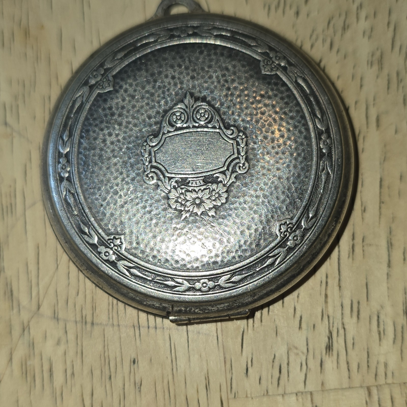 Antique 1920s Djer-Kiss Kerkoff Art Deco Powder Compact Chatelaine Pendant Antique 1920s Djer-Kiss Kerkoff Art Deco Powder Compact Chatelaine Pendant