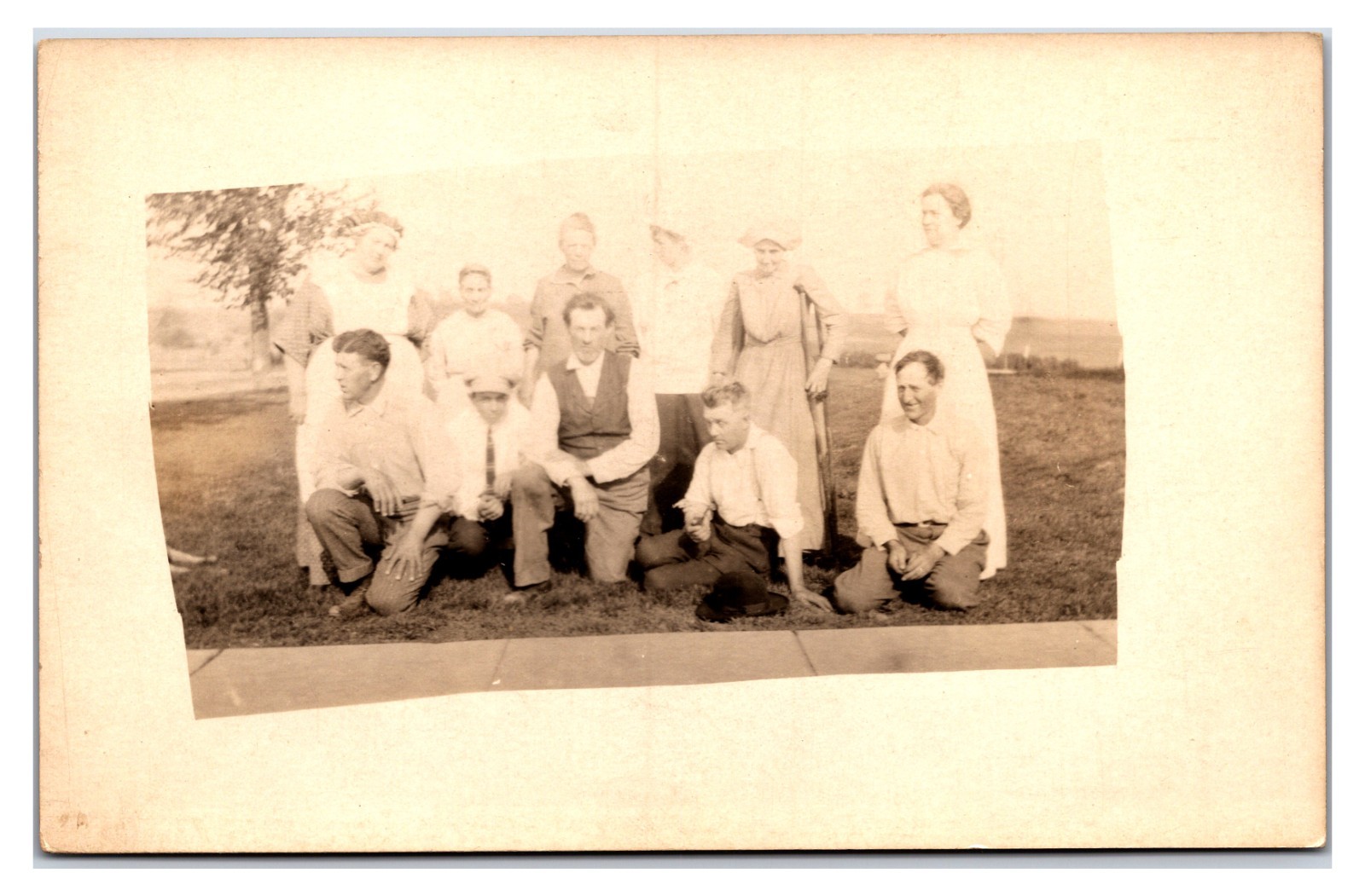 Early 1910s RPPC Family Group Photo Postcard (UnPosted) Real Photo Postcard Early 1910s RPPC Family Group Photo Postcard (UnPosted) Real Photo Postcard