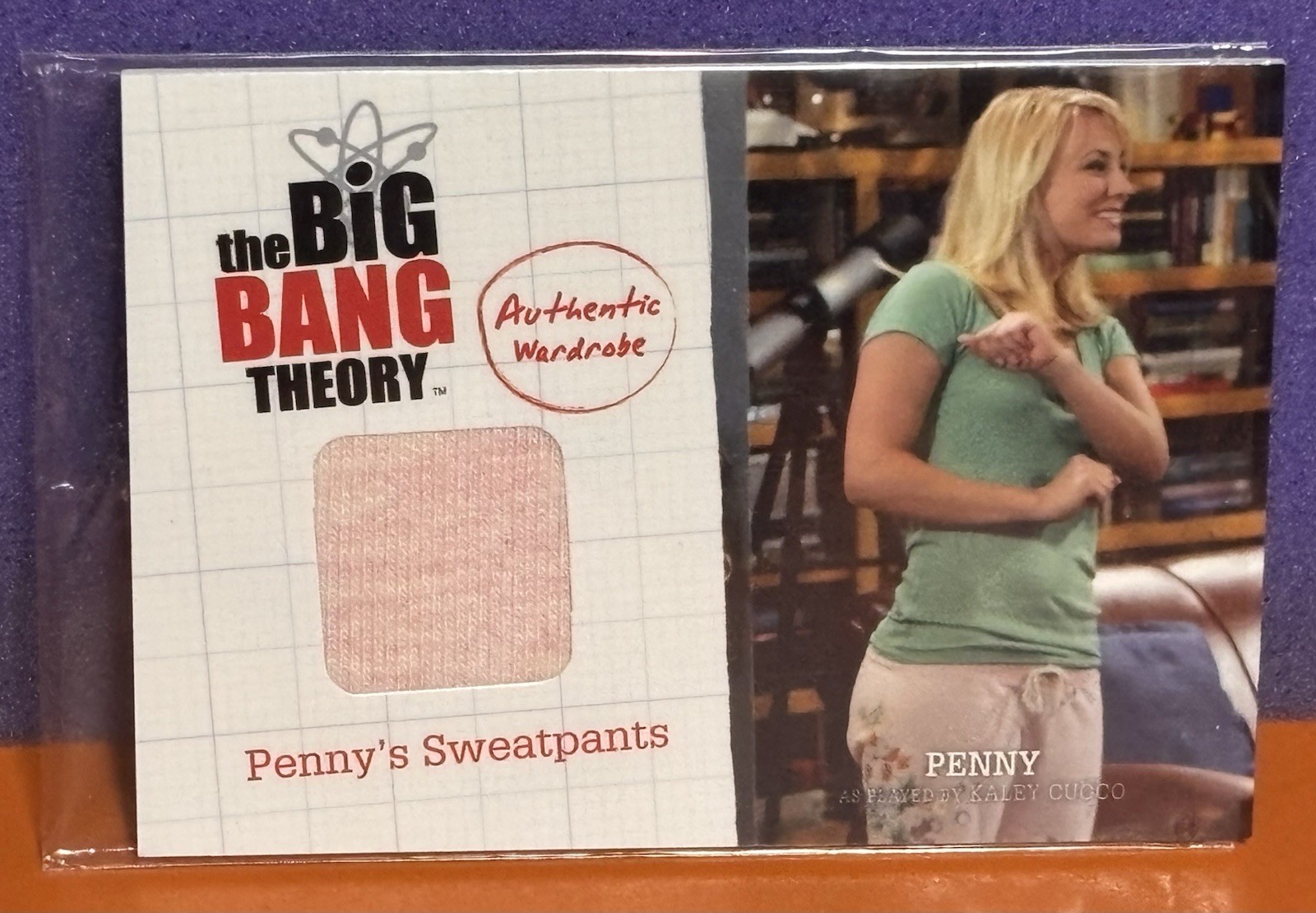 2012 CRYPTOZOIC “BIG BANG THEORY” WARDROBE Card M16- PENNY’s SWEATPANTS = NICE 2012 CRYPTOZOIC “BIG BANG THEORY” WARDROBE Card M16- PENNY’s SWEATPANTS = NICE