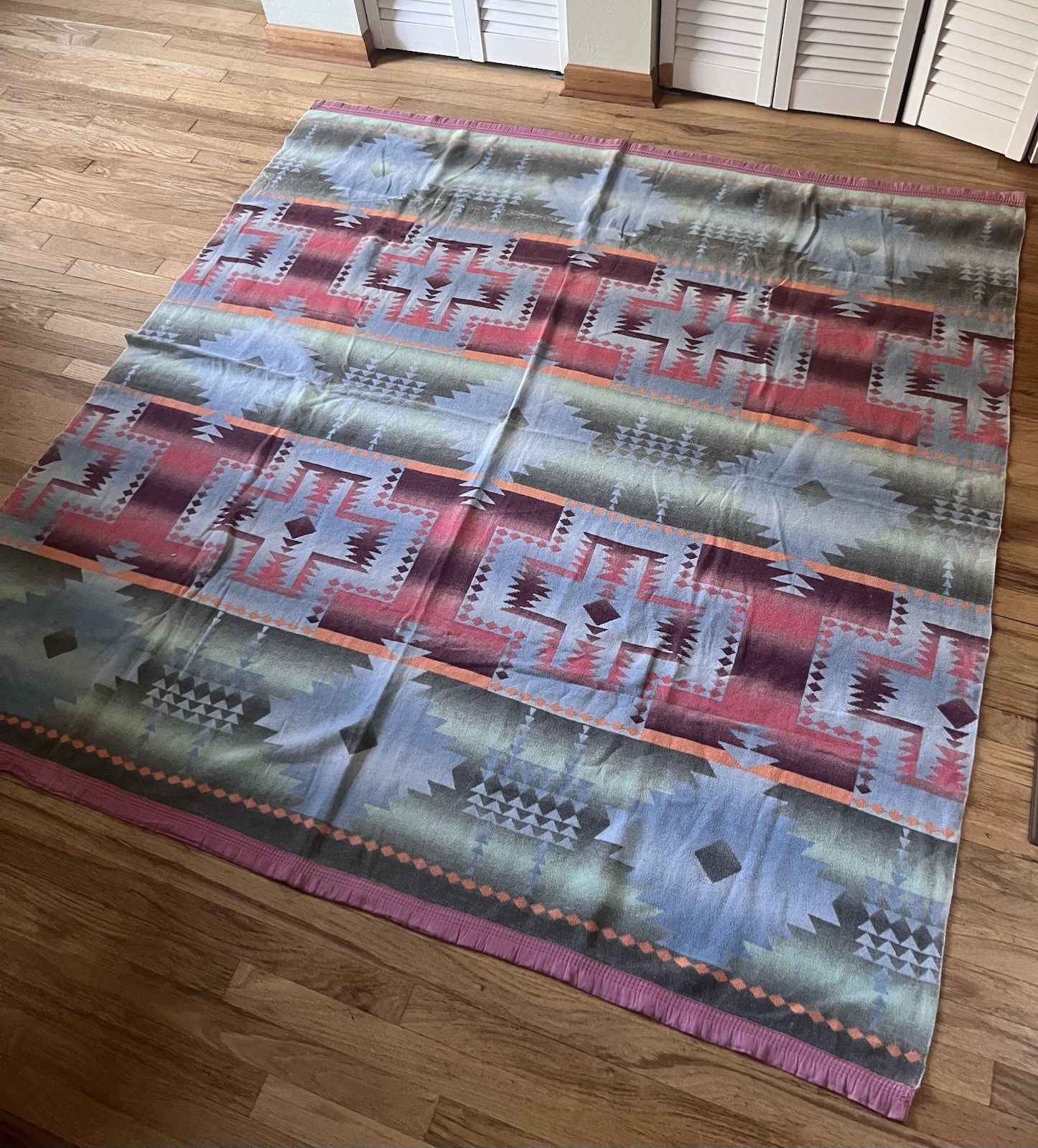 Vintage 1930’s Beacon Camp Blanket Southwest Native Pattern 72” x 74”