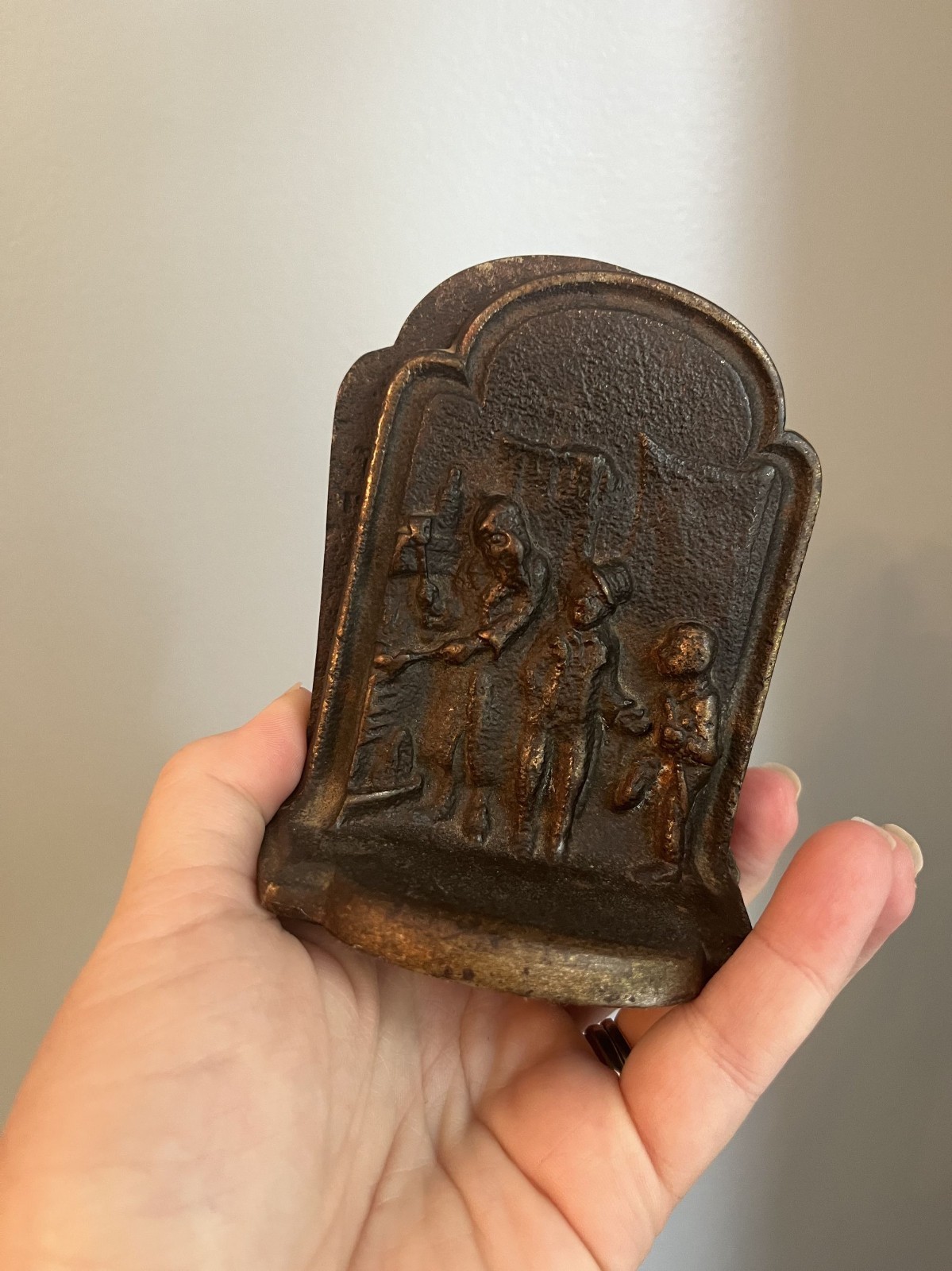 Antique Charles Dickins 1920s-30s Oliver Twist Cast Iron Bookends 4.25\ Antique Charles Dickins 1920s-30s Oliver Twist Cast Iron Bookends 4.25\