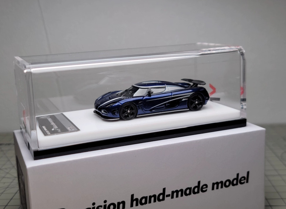 VMB 1/64 Koenigsegg Agera R Full Carbon Blue Resin Model