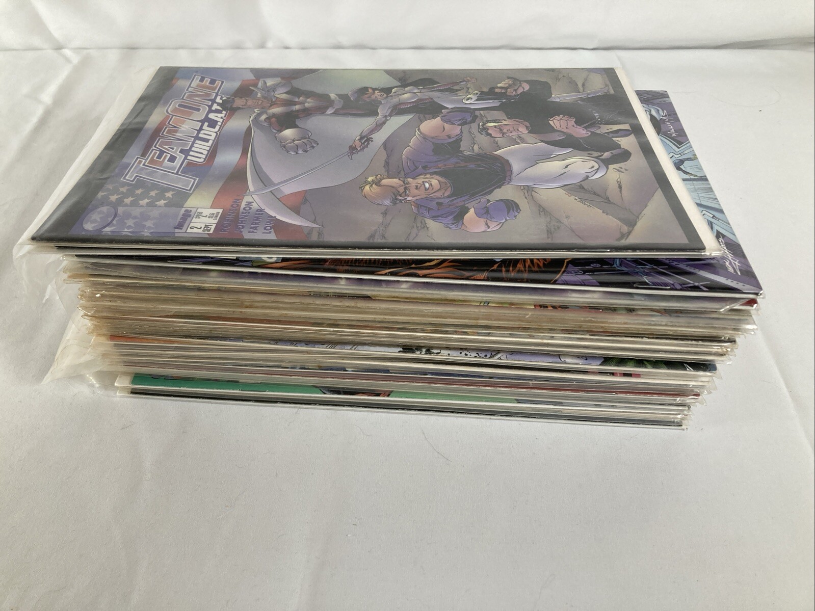 Lot Of 34 WildC.A.T.S. Comics #1-4, 10, 12-23, 31-37, 39 Read For List Wildcats Lot Of 34 WildC.A.T.S. Comics #1-4, 10, 12-23, 31-37, 39 Read For List Wildcats