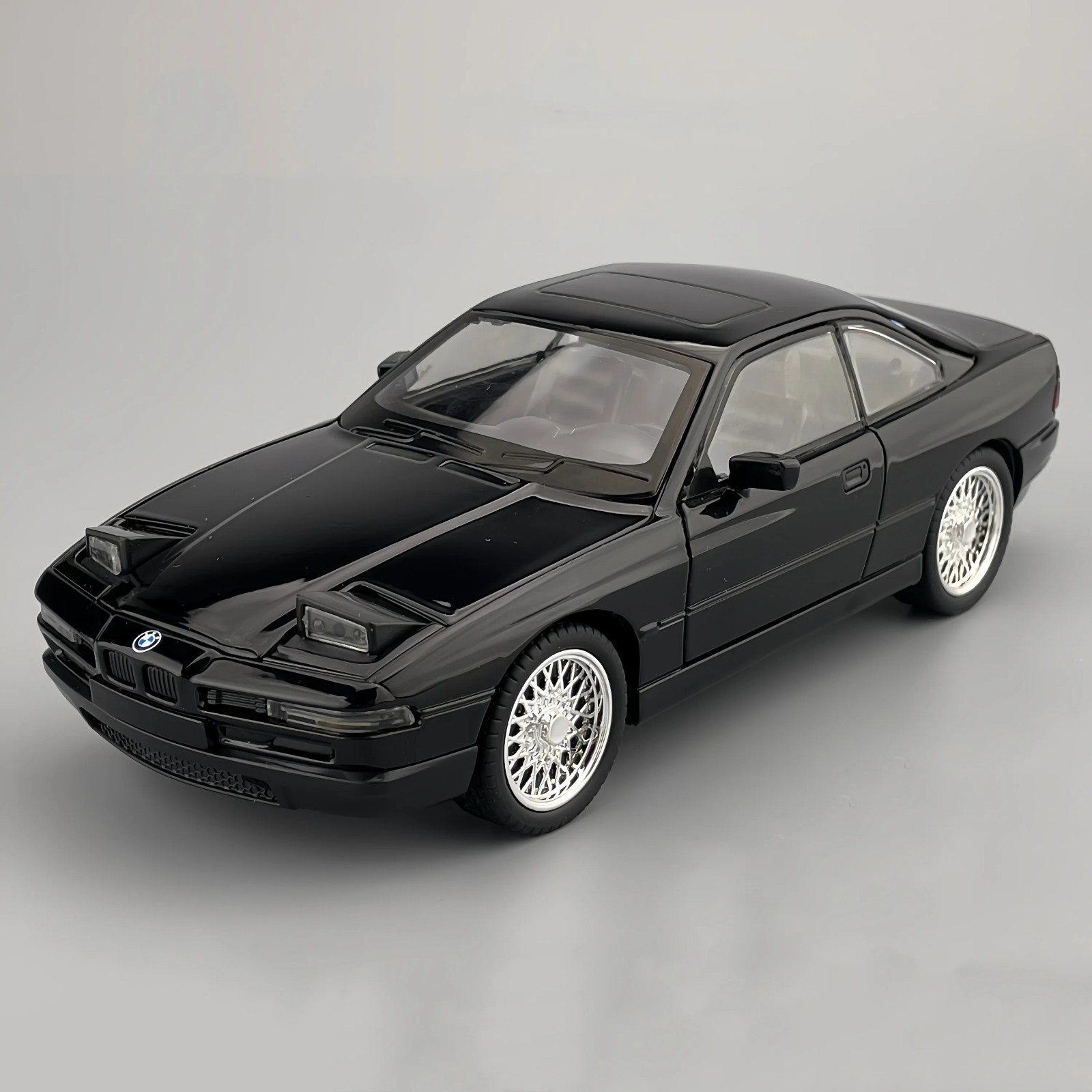 1:24 BMW 850 CSI Diecast Model Car – Alloy Collector Display Light Opening Doors