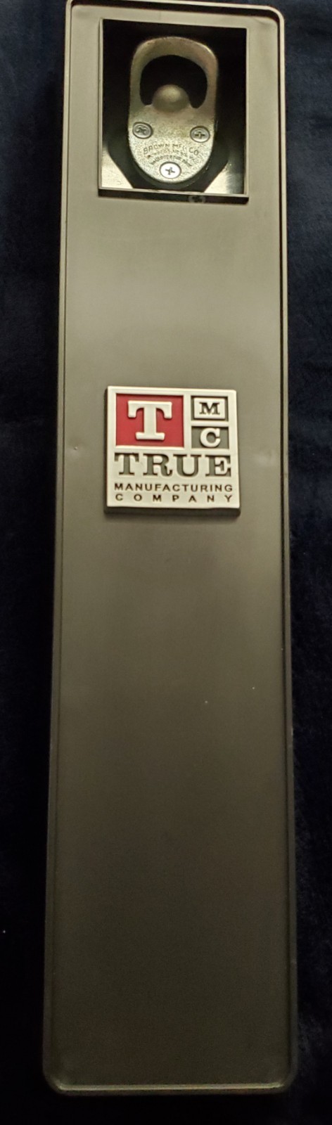 Vtg True Manufacturing Wall Mounted Bottle Opener Cap Catcher STARR X Brown Mfg