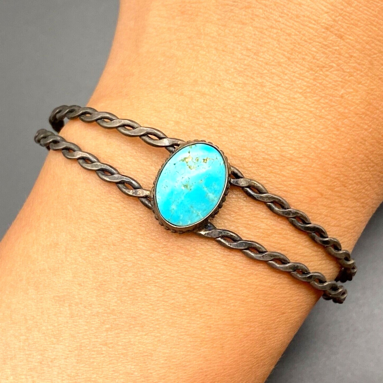 Vintage Southwestern Turquoise Twist Silver Bracelet Cuff 6-3/8\
